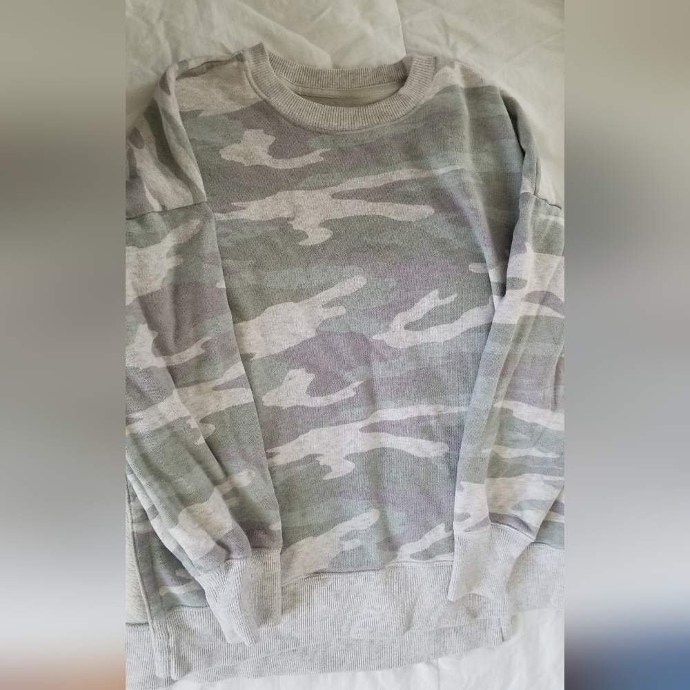 Aerie Oversized Camo Sweatshirt, Small